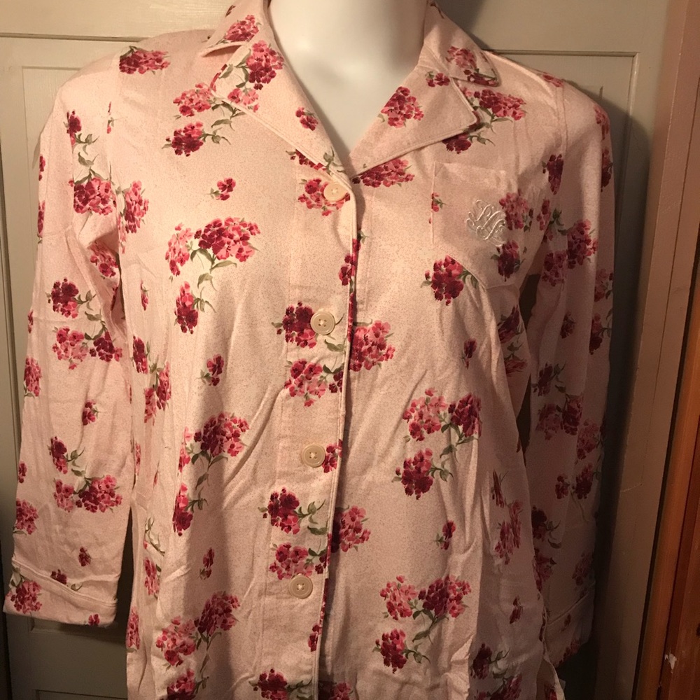 2 price night gown set with flower design